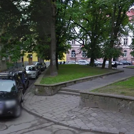 затишні 2кімнатні в центрі Lviv